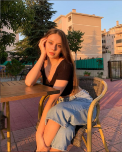 Instagram Fenomeni Sinem Özgür Kimdir? Nereli ve Kaç Yaşında? | Tozlu