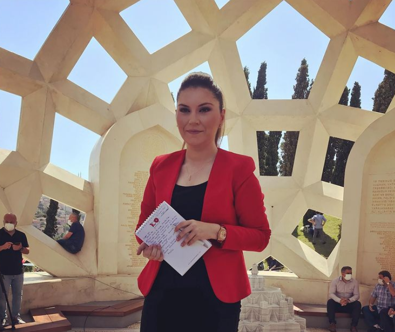 TvNet Sunucusu Duygu Öztürk Kimdir Görseli