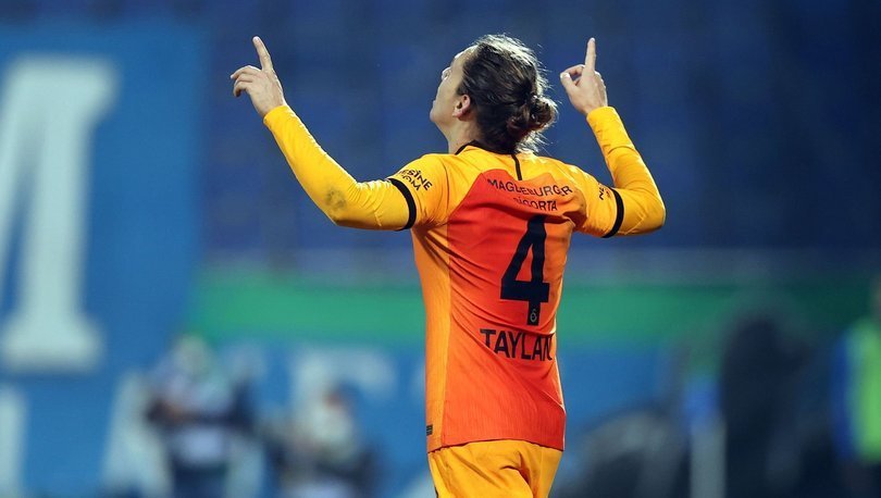 Futbolda Geriden Oyun Kurma