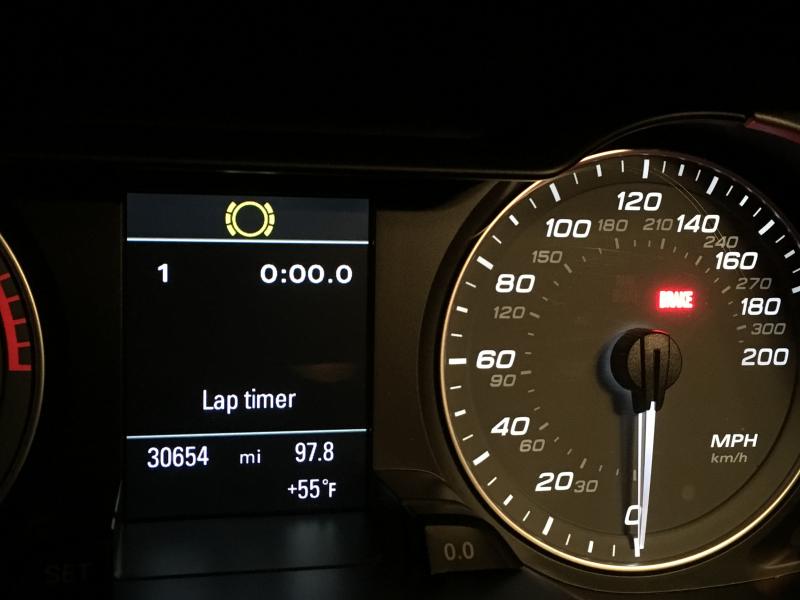 Audi A6 Brake Pads Uyarısı Ne Demek? Çözümü Tozlu Mikrofon