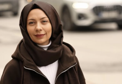 Siyasetçi Elif Şahin Kimdir? Kaç Yaşında? Evli mi? Aslen Nereli?