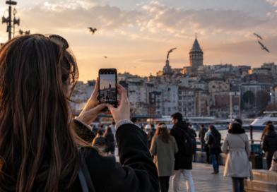 Sokak Fotoğrafçılığı Neden Değişiyor? Herkesin Kamerası Var Ama Her Fotoğraf Çekilebilir mi?