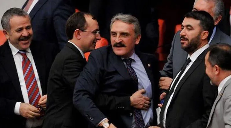 ahmet hamdi camli kimdir nereli ve kac yasinda tozlu mikrofon
