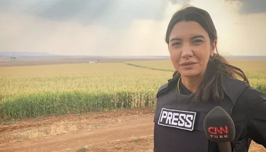 Cnn Turk Spikeri Fulya Ozturk Kimdir Nereli Ve Kac Yasinda Tozlu Mikrofon