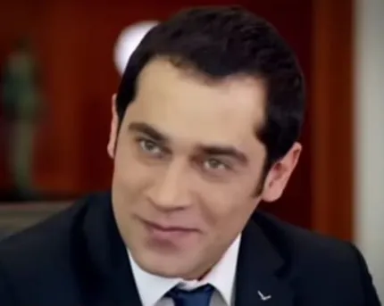 caner kurtaran kimdir nereli ve kac yasinda boyu esi oynadigi diziler tozlu mikrofon