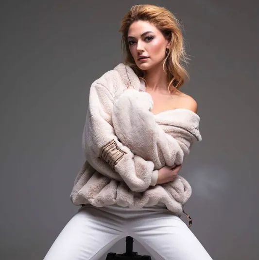 hazal senel kimdir nereli ve kac yasinda boyu sevgilisi oynadigi diziler tozlu mikrofon