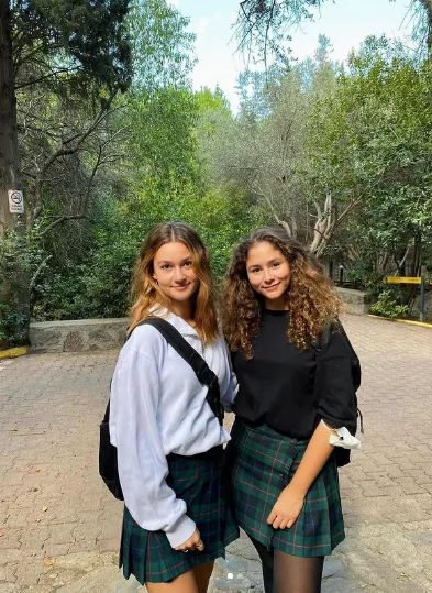 maya tokatlioglu kimdir nereli ve kac yasinda boyu ne is yapiyor tozlu mikrofon