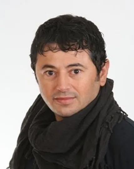 yalcin avsar kimdir nereli ve kac yasinda esi boyu oynadigi diziler tozlu mikrofon