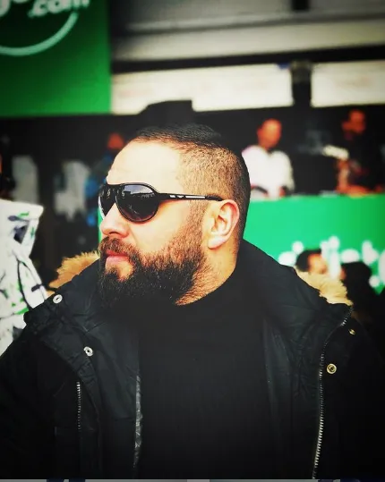 yunus emre karabacak kimdir nereli ve kac yasinda boyu sevgilisi tozlu mikrofon