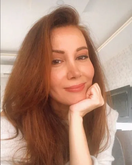 Aysun Metiner Kimdir Nereli Ve Kac Yasinda Boyu Oynadigi Diziler Tozlu Mikrofon Aysun Metiner Kimdir Nereli Ve Kac Yasinda Boyu Oynadigi Diziler Tozlu Mikrofon