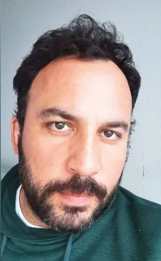 ferit aktug kimdir nereli ve kac yasinda boyu oynadigi diziler tozlu mikrofon
