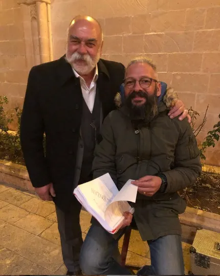 macit sonkan kimdir nereli ve kac yasinda boyu esi oynadigi diziler tozlu mikrofon