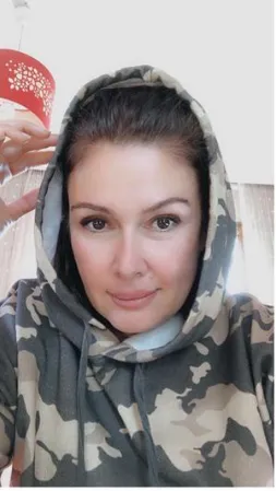 zeynep gulmez kimdir yasi boyu oynadigi diziler tozlu mikrofon